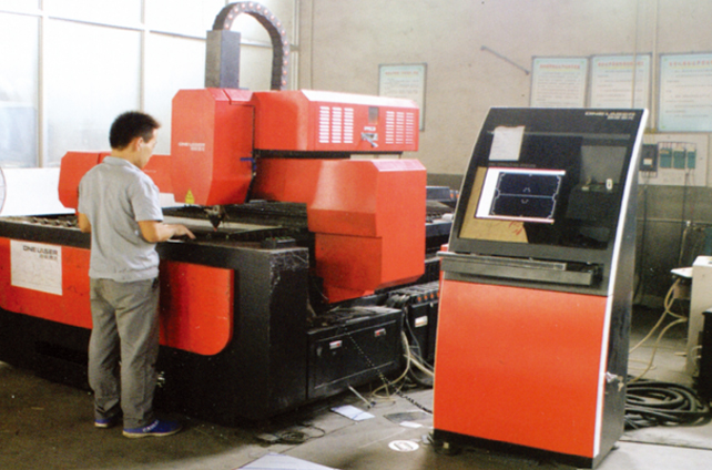 工欲善其事，必先利其器 先進(jìn)的激光下料設(shè)備”